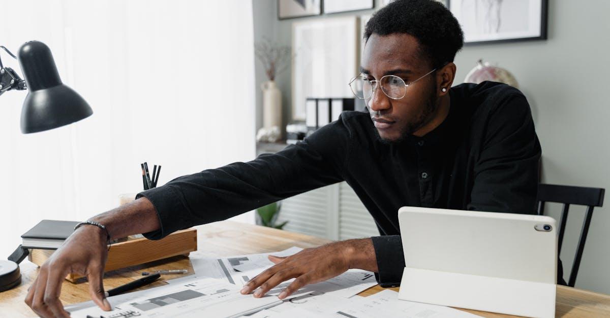 THE EVOLUTION OF PAYMENT SYSTEMS intelligence overview